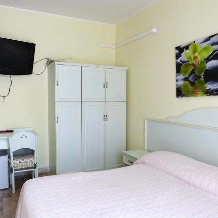 Le Mimose Bed & Breakfast เปสการา ภายนอก รูปภาพ
